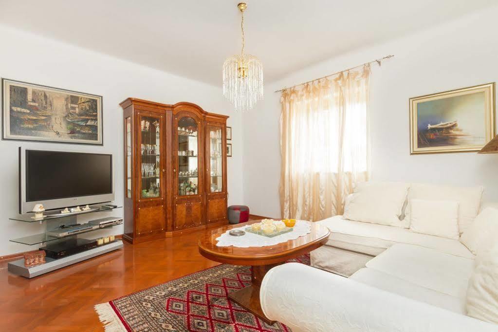 Apartments Dora Сплит Екстериор снимка
