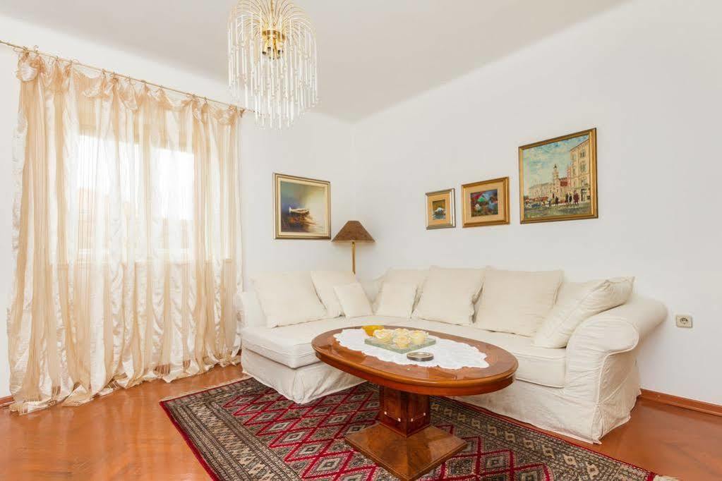 Apartments Dora Сплит Екстериор снимка