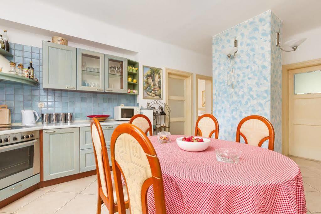 Apartments Dora Сплит Екстериор снимка